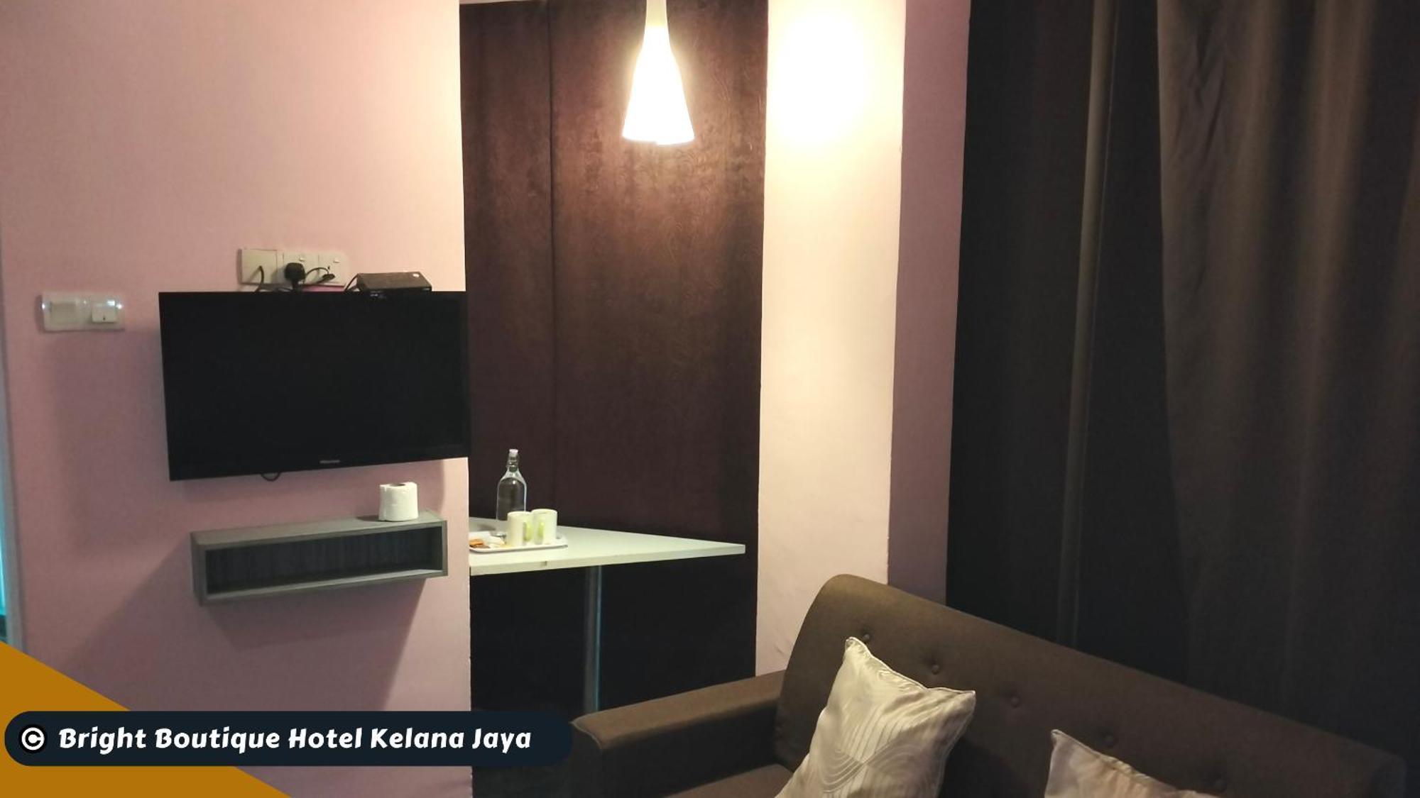 Bright Boutique Hotel Kelana Jaya Петалинг-Джая Экстерьер фото